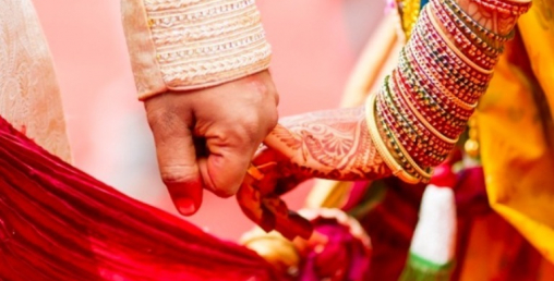 बालविवाहको माग गर्दै आमाहरु जुलुसमा