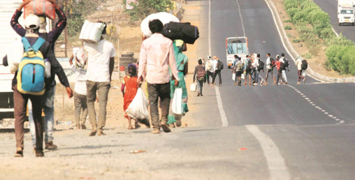 विरामी छोरालाई भेट्न आमाको सयौँ किलोमिटर यात्रा