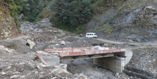 दशवर्षमा पनि बनेनन् कर्णाली राजमार्गमा पुल