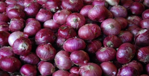 कालीमाटी बजारमा दुई दिनदेखि प्याज आएन, कालोबजारी गर्ने १७ जना कारबाहीमा