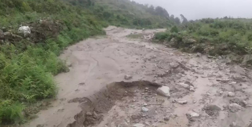 गोरखाको मान्बुमा पहिरोले १२ घर पुर्‍यो, ४० घर विस्थापित