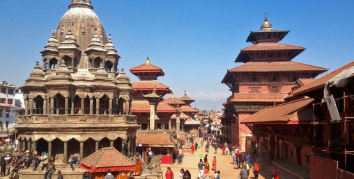पाटन दरबार क्षेत्रमा मानिसको चहलपहल बढ्यो