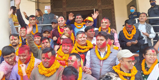 महासंंघको जनमतले ओली समूहलाई झड्का, अध्यक्ष पदका प्रत्याशीको मत आधामात्रै