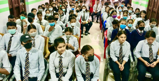 बाग्लुङ र बेनीमा युवासँग महालक्ष्मी लाईफ