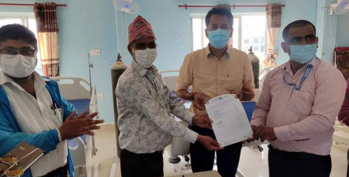 सर्वोत्तम सिमेन्टद्वारा सुनवल अस्पतालका लागि मेडिकल उपकरण हस्तान्तरण