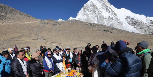 कोप–२८ मा सहयोगको याचना गर्ने होइन, अधिकारका कुरा राख्ने हो :प्रधानमन्त्री दाहाल
