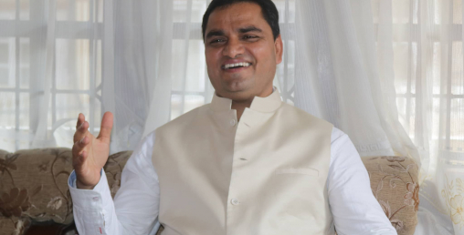 सांसद पौडेल र प्रदेशसभा सदस्य सुवेदीको एक महिनाको तलब भूकम्प पीडितलाई दिने