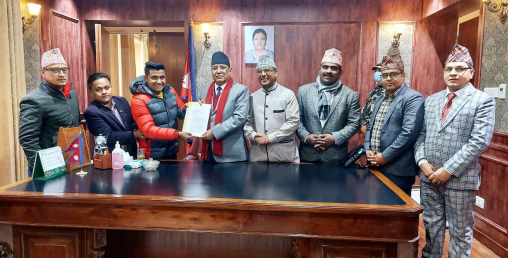 सञ्चारमाध्यमलाई उद्योगको मान्यता दिन प्रधानमन्त्रीसमक्ष इमानको आग्रह
