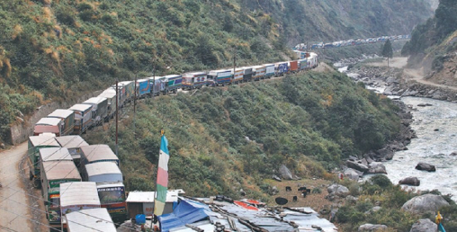 पृथ्वी राजमार्ग १५ दिनसम्म दैनिक चार घण्टा बन्द हुने