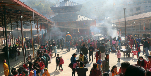 महाशिवरात्रिमा डोलेश्वर मन्दिरमा भक्तजनको भीड (फोटोसहित)
