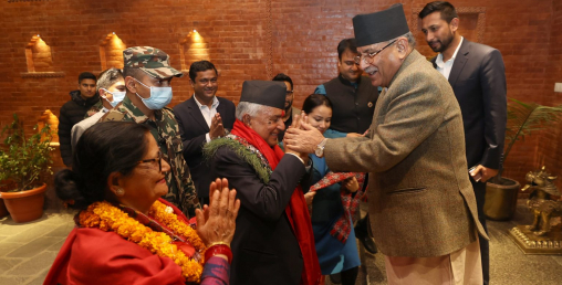 राष्ट्रपति निर्वाचित भएपछि प्रचण्डलाई धन्यवाद दिन बालुवाटार पुगे रामचन्द्र