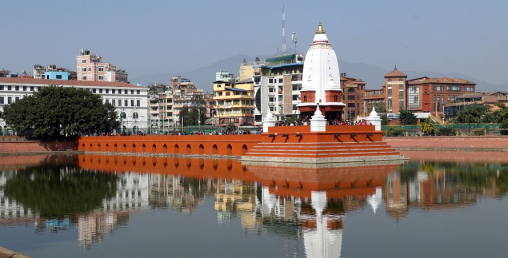 बालगोपालेश्वर मन्दिरमा टीका लगाउनेको भीड