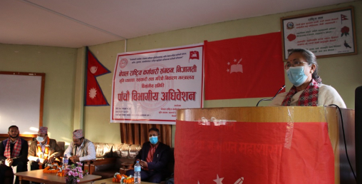कर्मचारीहरु नागरिकप्रति उत्तरदायी बन्नुपर्नेमा मन्त्री श्रेष्ठको जोड