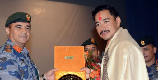 १५ लाखको जागिर छाडेर यति धेरै कीर्तिमान