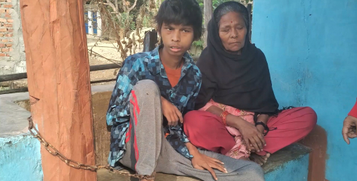 ६ वर्षदेखि साङ्लोमा बाधेर रााखिएका २१ वर्षीय युवकको उद्धार