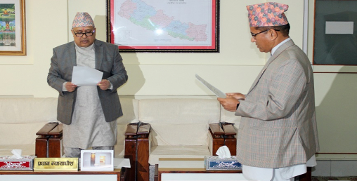 अर्थ सचिव रायाद्वारा शपथ ग्रहण