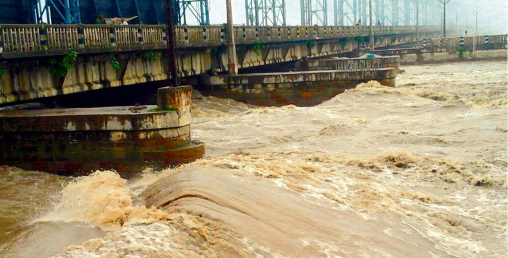 सप्तकोशी र नारायणीमा पानीकाे उच्च बहाव, रातो बत्ती र रोता झण्डा फहराए