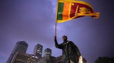इन्धन र औषधि अभावले श्रीलङ्काका अस्पताल बन्द हुँदै