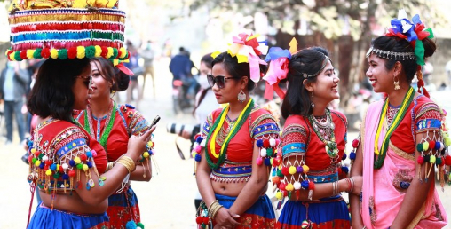 थारु संस्कृति जोगाउन भैरहवामा माघ महोत्सव