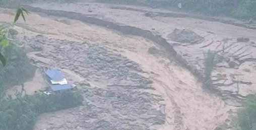 बजारसँग यातायात सम्पर्क विच्छेद, दैनिक उपभोग्य वस्तुको अभाव