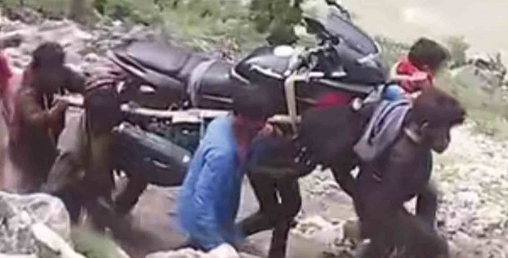 मोटरसाइकल बोकेर गाउँमा पुर्‍याएको भाडा ३० हजार