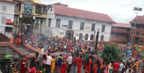 आज साउनको पहिलो सोमबार, पशुपतिमा भक्तजनहरुको घुइँचो (फोटो फिचर)