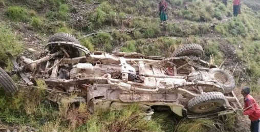 रुकुमपश्चिममा १४ जना सवार जीप दुर्घटना, तीनको मृत्यु