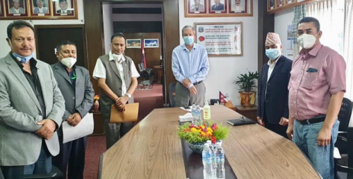 ढुवानी सेवामा भ्याटबारे सरकार लचक, मजदुरको बीमामा ५० प्रतिशत व्यहोर्ने