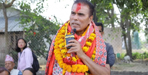 ठेकेदार मन्त्री पाण्डे नियम विपरीत ठेक्काको म्याद थप्दै