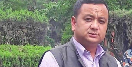 नवनियुक्त आर्थिक मामिलामन्त्री विष्टद्वारा शपथग्रहण