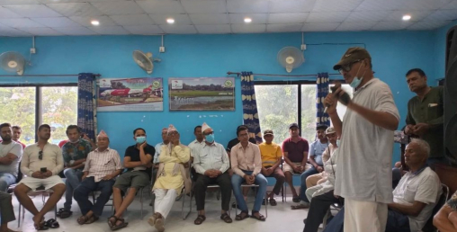 धनगढीको सडक चौडा पर्ने निर्णयविरुद्ध उभिए व्यवसायी