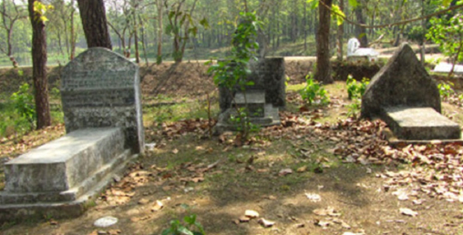सहिदको चिहानमा आफन्त पुगेपछि...