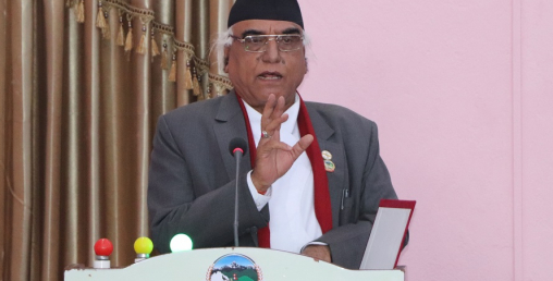 जोखिममा परेका व्यवसायीलाई निर्व्याजी ऋण दिन्छौं : मुख्यमन्त्री पोखरेल