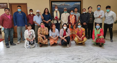 स्थानीयले दिए नवनियुक्त अध्यक्ष दाहाललाई कार्यकालको शुभ कामना