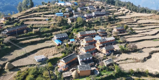 रित्ता घर रुँगेर बसेको आर्थर डाँडाखर्क गाउँ, बसाइँसराइ ठूलो चुनौती
