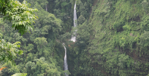 ओझेलमा चितवनको गौरीखोला झरना
