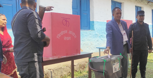 उम्मेदवार भट्टराई गरे मतदान