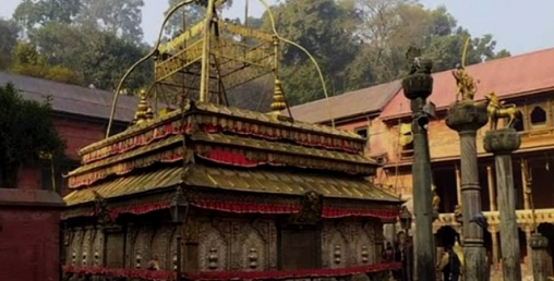 गुह्येश्वरी मन्दिर विवादः पञ्चामृत, अण्डा र जाँडरक्सी चढाउँदा सुन खिइयो