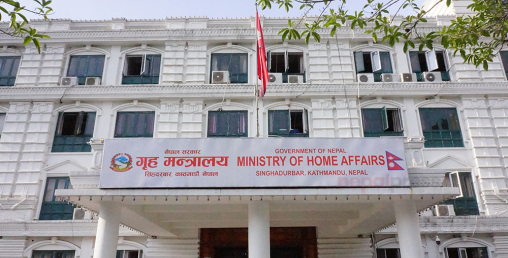 अविवाहित वा एकल महिलाले जन्माएका सन्तानको जन्मदर्ता मावलीको थरबाट हुने