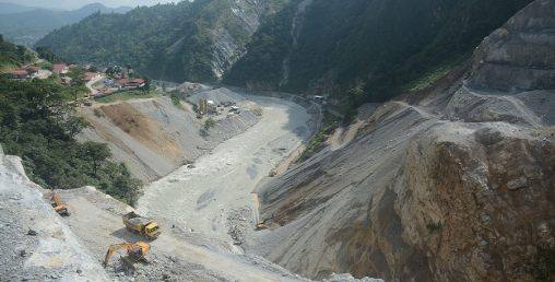 दसैंमा पनि तनहुँ जलविद्युत आयोजनाको काम निरन्तर