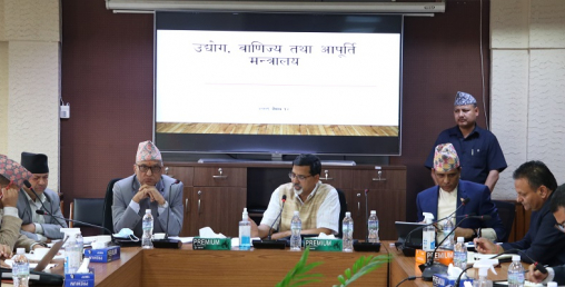 ‘हाम्रा वनका काठहरू कुहिएर गए, दाँत कोट्याउने सिन्का समेत आयात हुन्छ’