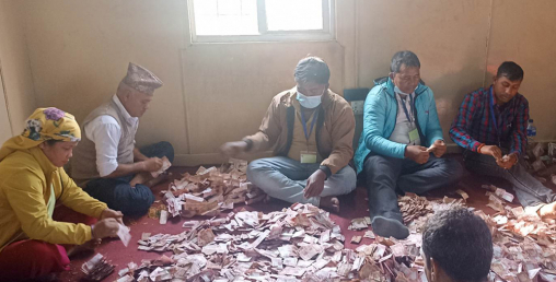 लुम्बिनीमा २ महिनामा आएको दान रकम गन्नमै पाँच दिन लाग्यो