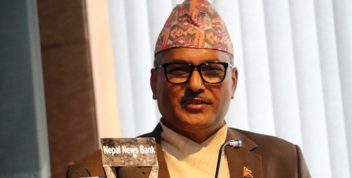 कर्जा प्रवाह गर्ने लक्ष्य महत्वकांक्षी  होइन: गभर्नर