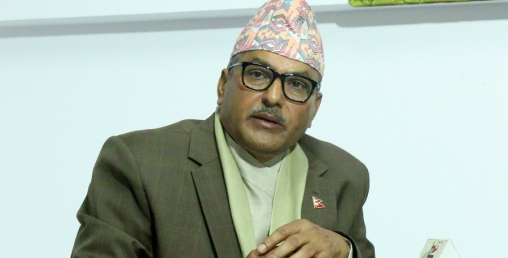 अति धेरै गाली खाँए तर बैंक डुब्नबाट जोगाएँ: गभर्नर अधिकारी