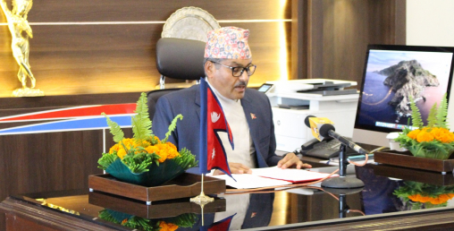 गभर्नर निलम्बनले अर्थतन्त्रमा थप जोखिम उत्पन्न