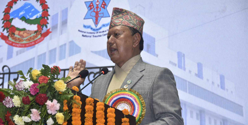 ‘अतिविशिष्ट र विशिष्ट व्यक्तिले अब विदेशमा उपचार गर्ने खर्च पाउँदैनन्‌’ : मन्त्री बस्नेत