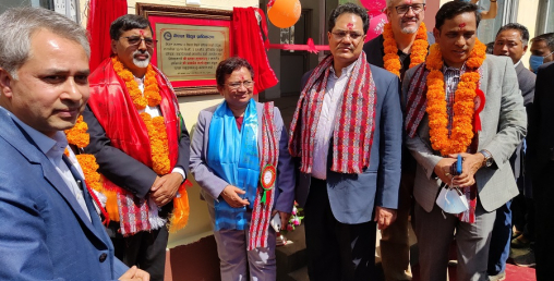 खाना पकाउने ग्याँसलाई विस्थापित गरी विद्युतीय चुलो प्रयोग गरौंः अर्थमन्त्री