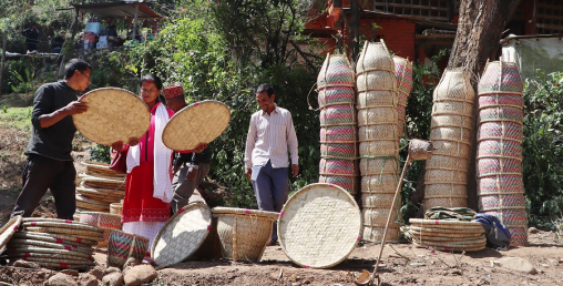बिक्न छाडे डालो, नाङ्लो र ठेकी