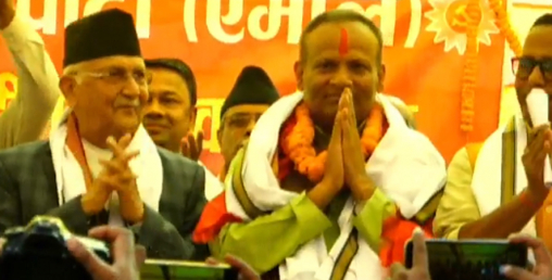 अर्बौंको पूर्वाधार अलपत्र पारेका ठेकेदार रौनियार एमाले प्रवेश