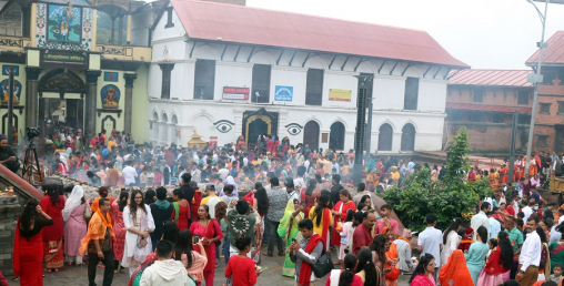 आज साउनको अन्तिम सोमबार, शिवालयमा भक्तजनको घुइँचो